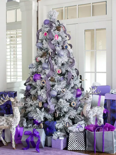 Фиолетовые новогодние ёлки