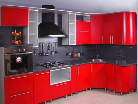 Сочетание красного и черного на кухне