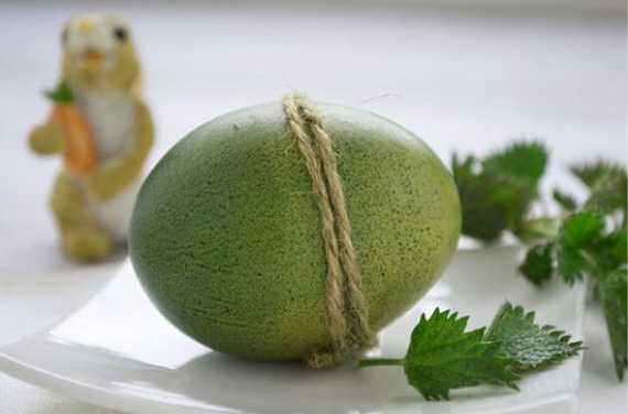 Как получить зеленый цвет в покраске пасхальных яиц